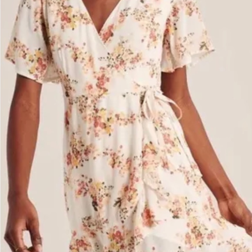 NWT! Abercrombie & Fitch Floral Wrap Dress